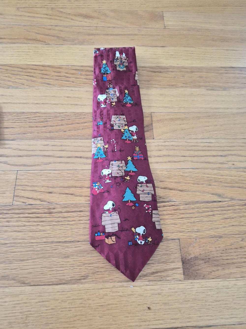 Men's Burgundy Snoopy Holiday Print Tie